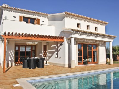 Villa Amendoeira 163 - From SW