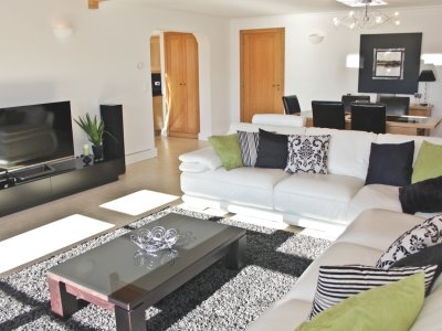 Villa Amendoeira 163 - Living and dining areas