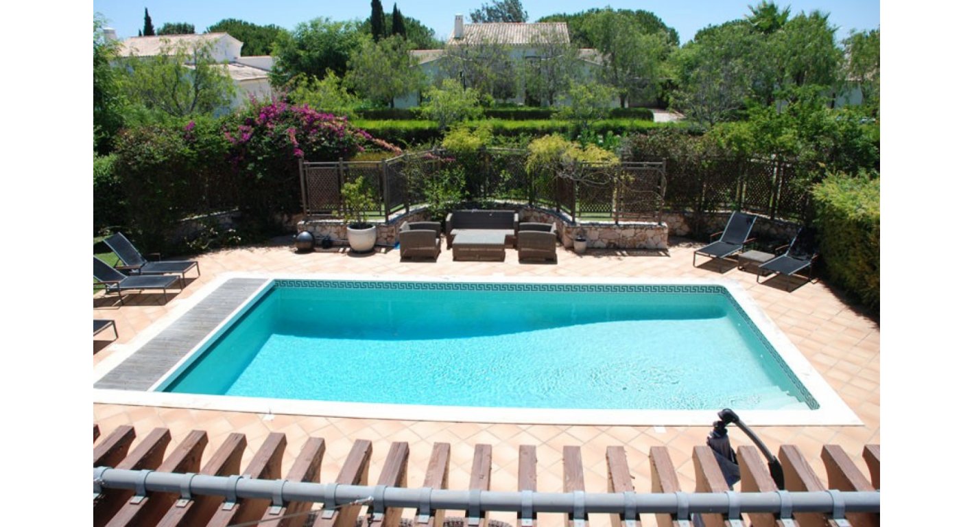 villa_mimosa_114_pool_from_mazzanine_terrace