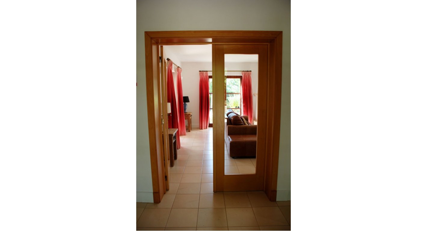 Villa_Fuji_182_Hallway_to_living_room