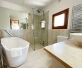 AlmaVerde-Villa-70-Master-bedroom-ensuite