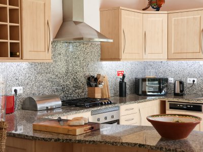 AlmaVerde-Villa-115-kitchen-dining-3