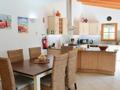AlmaVerde-Villa-115-kitchen-dining-4