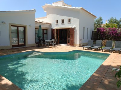 142 pool picture